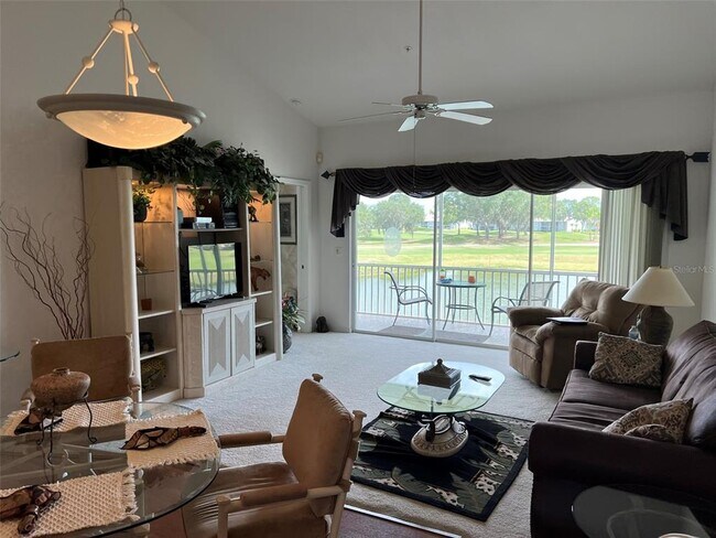 Photo - 6632 Pineview Terrace Unidad 10-201