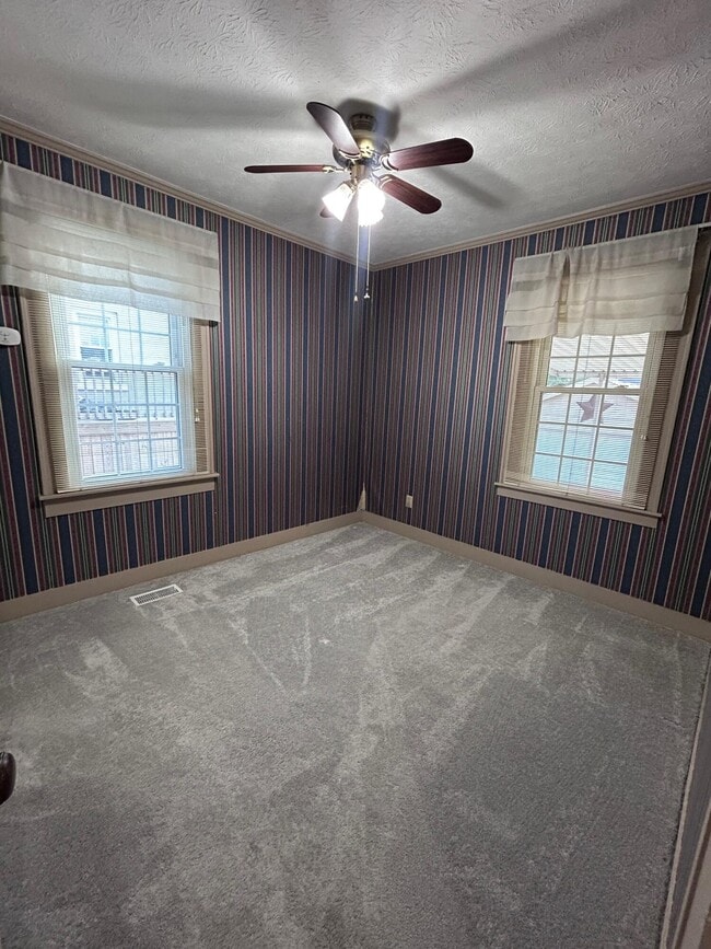 Photo - 123 N Richardson Dr