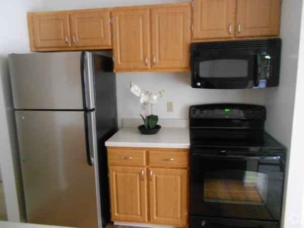 Kitchen - Bennington Hills Apartments