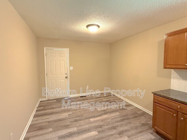 Photo - 612 Dundeen Dr