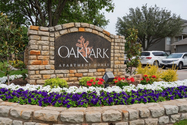 Oak Park Apartments Property Sign