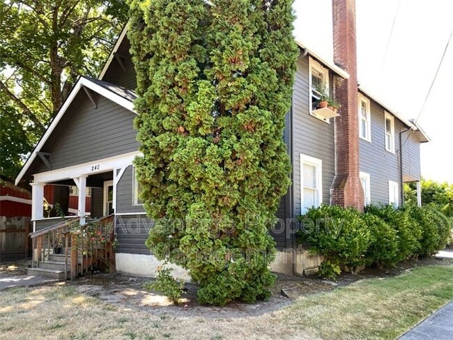 Photo - 240 NW 9th St House