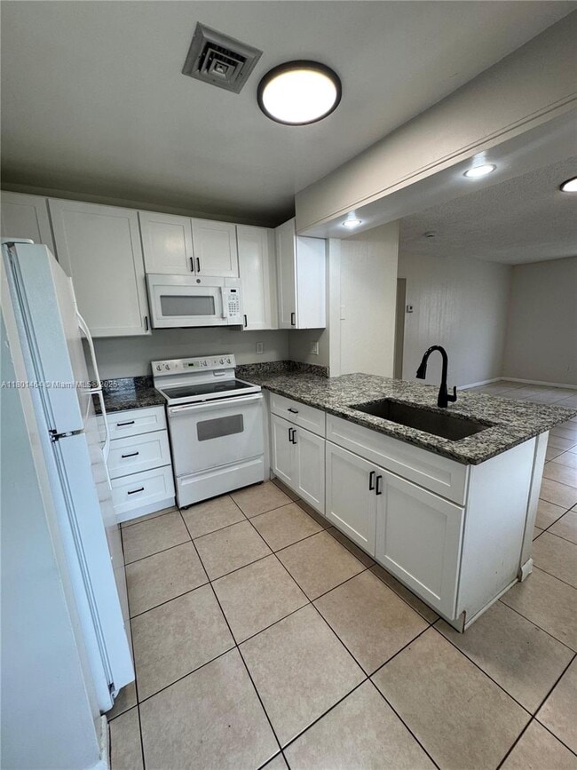 Photo - 182 W 28th St Apartment Unit D