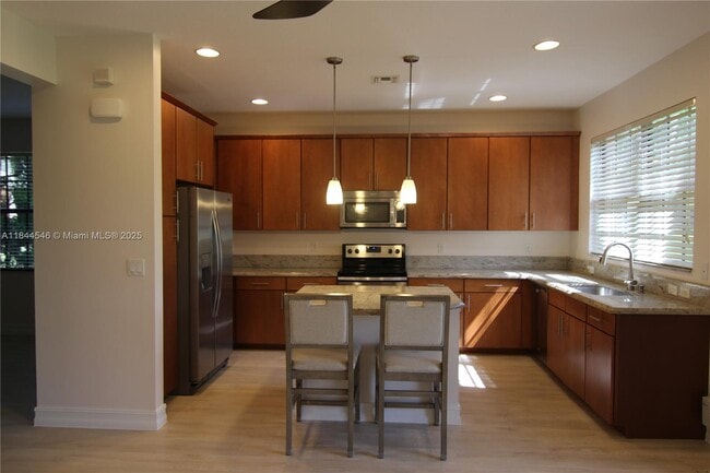Photo - 130 Riverwalk Cir E