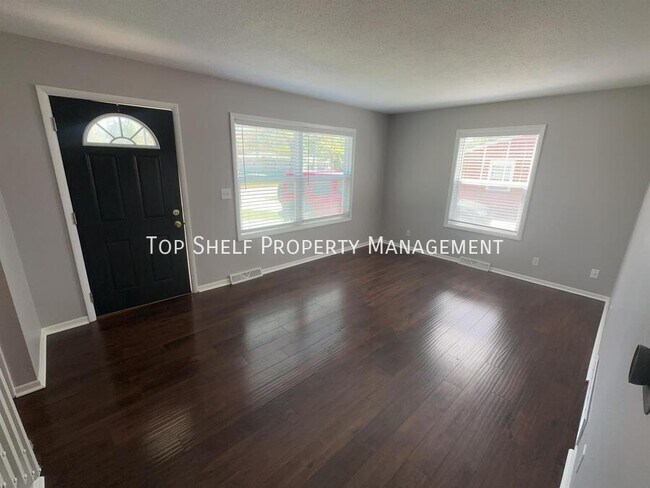 Photo - 308 SW Westview Dr