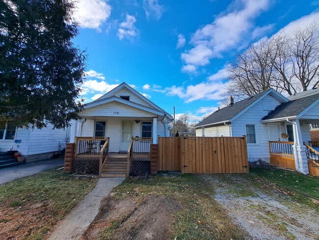 Photo - 1141 Curry Ave