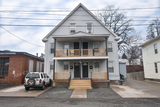 Building Photo - 13 Sackett St Unit 2L