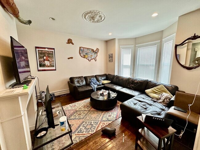 Photo - 152 L St Unit 1