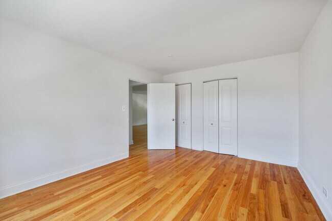 Photo - 817 Seward St