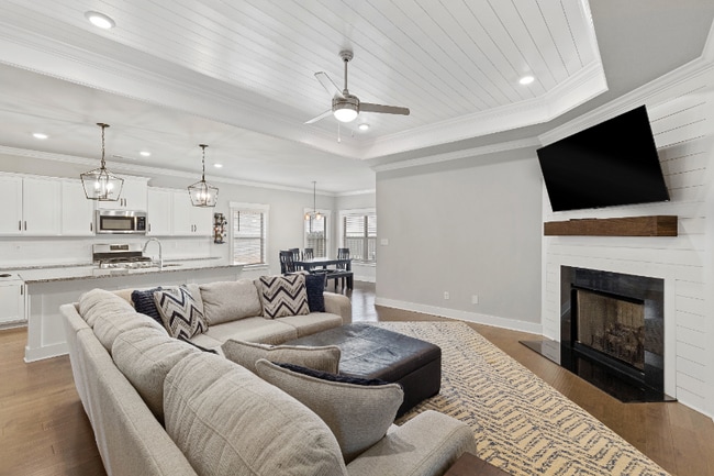 Photo - 14717 Greenleaf Dr