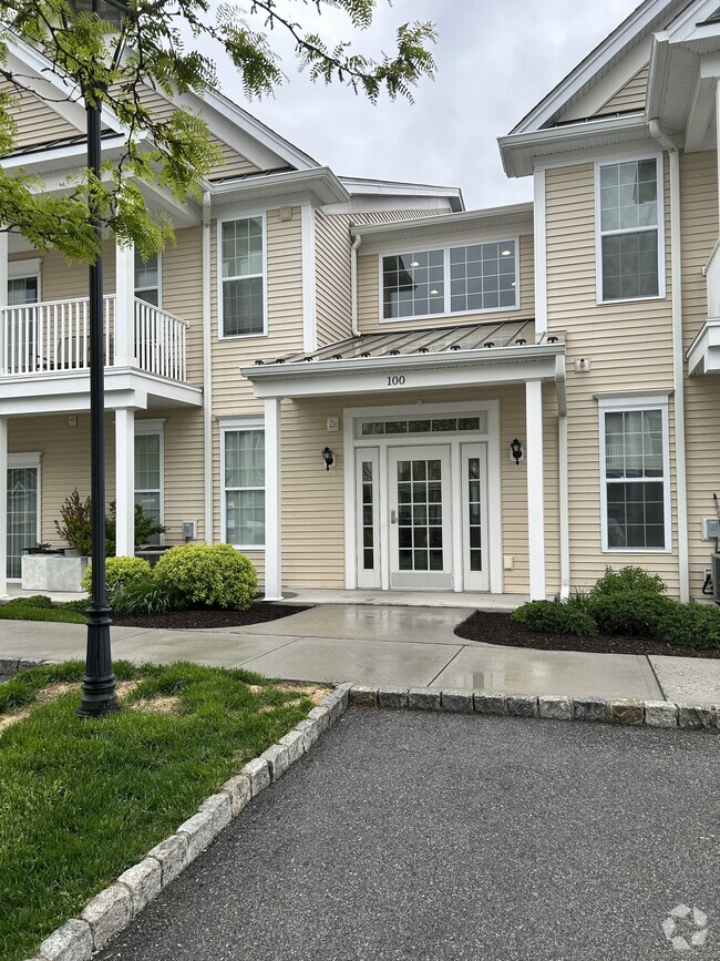 Building Photo - 124 Center Meadow Ln Unit 124 Rental