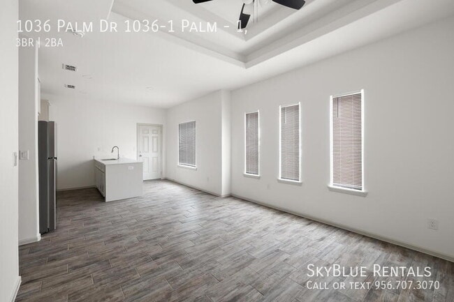 Building Photo - 1036 Palm Dr Unit 1,