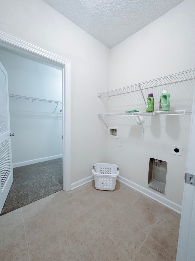 Franklin 2x2- Laundry room