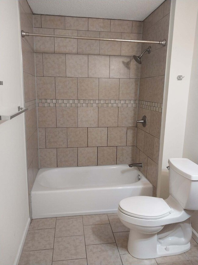 Photo - 106 Car Mol Dr