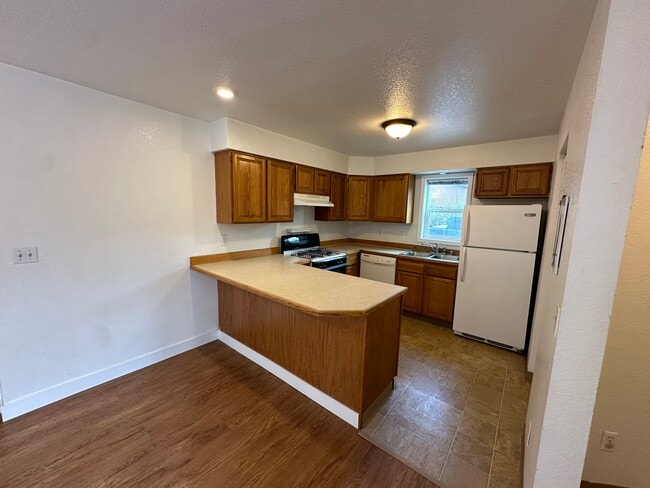 Photo - 1180 N Elsinore Ave Unit 2