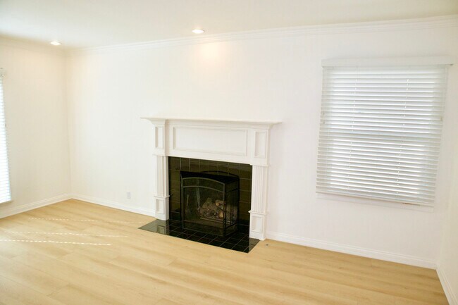 Photo - 721 Avenue A