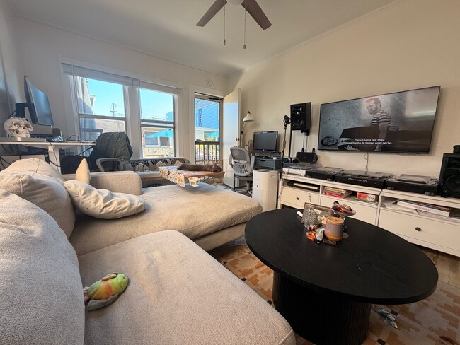 Photo - 728 Ormond Ct