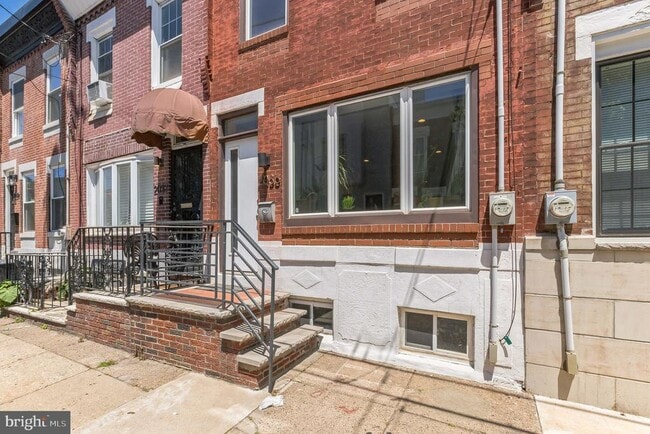 Photo - 2035 Mountain St