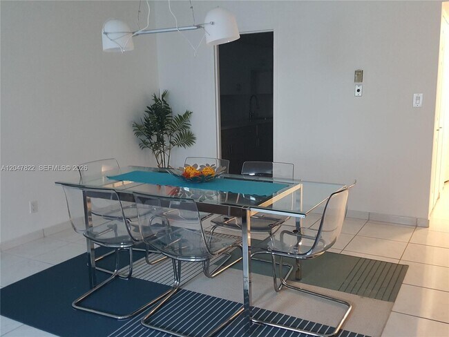 Photo - 5401 Collins Ave Unit 311