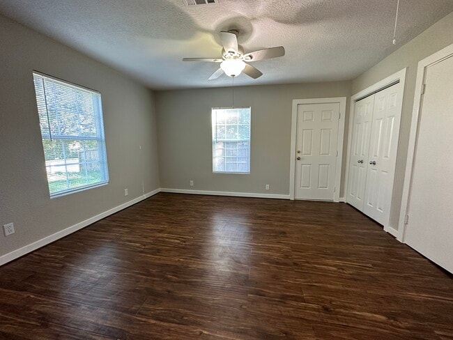 Photo - 1810 Edgewood St