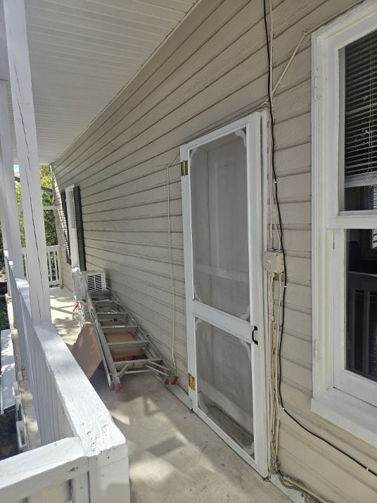 Building Photo - 236 E 2nd St Unit Third Fl