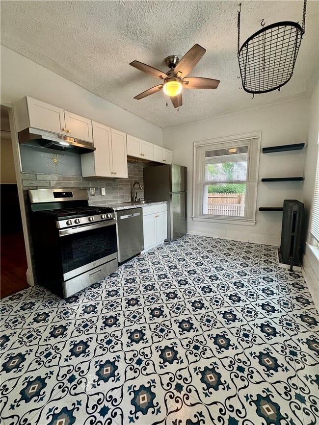 Photo - 330 S Goodman St