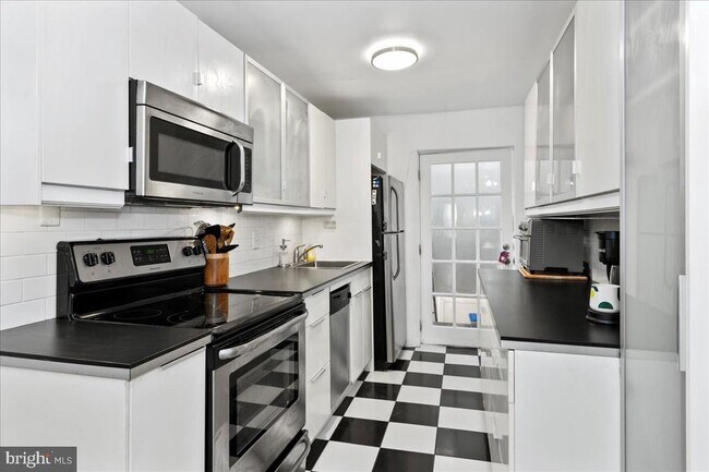 Photo - 2623 E Huntingdon St