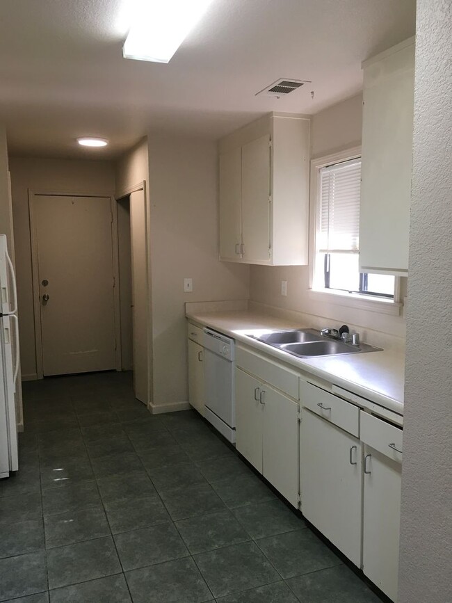 Photo - East Redding Duplex off Shasta View