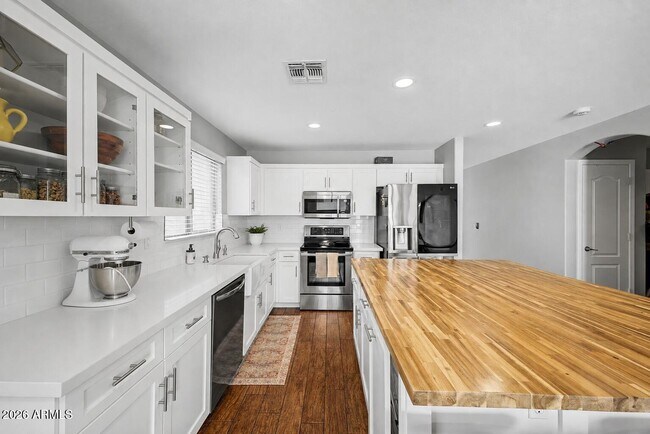 15465 W Shangri La Rd