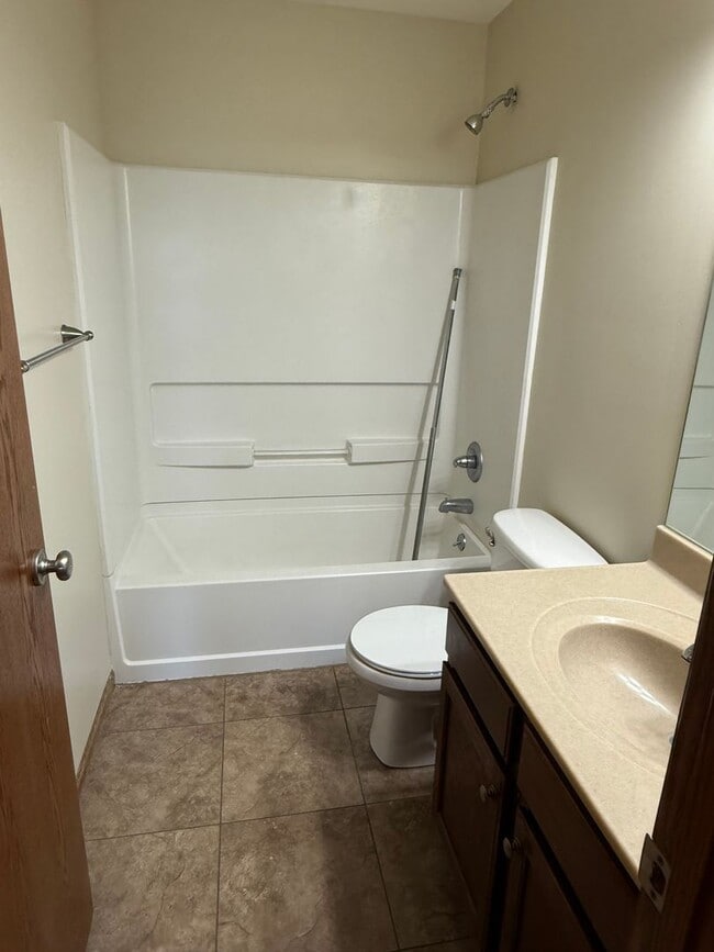 Photo - 616 Grainfield St