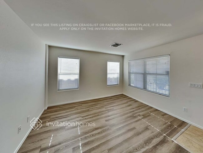 Photo - 113 W Saddle Way