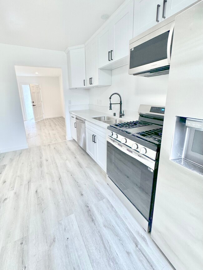 Photo - 1600 Chestnut Ave