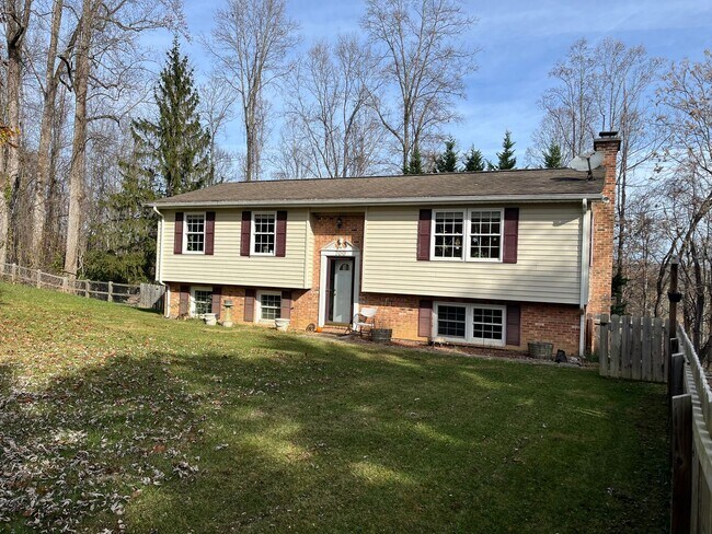 Lovely Country Home Close to Christiansburg - Lovely Country Home Close to Christiansburg