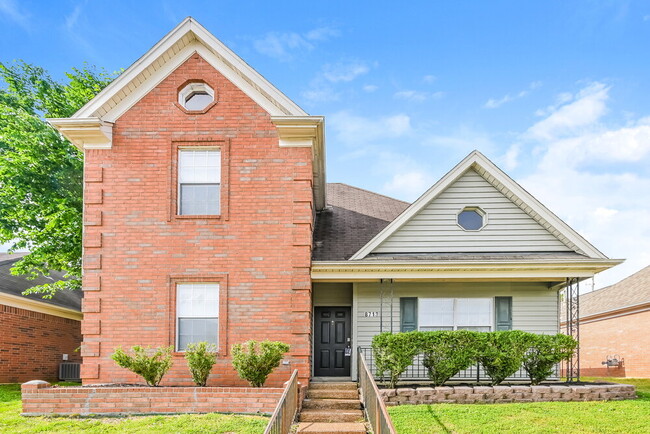 Building Photo - 8713 Citrus Bend Dr