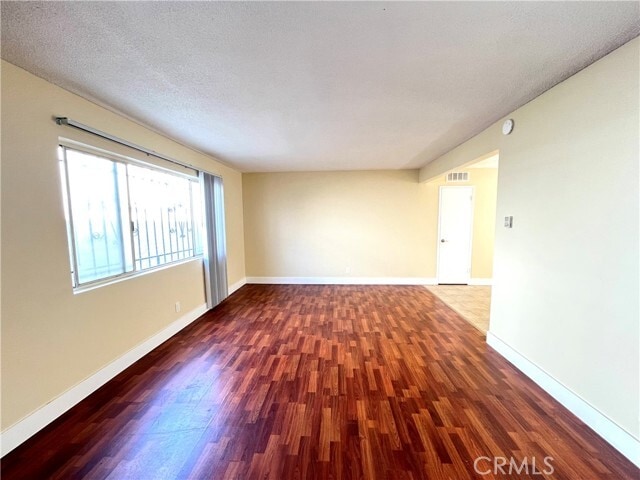 Photo - 12915 Doty Ave Unidad B