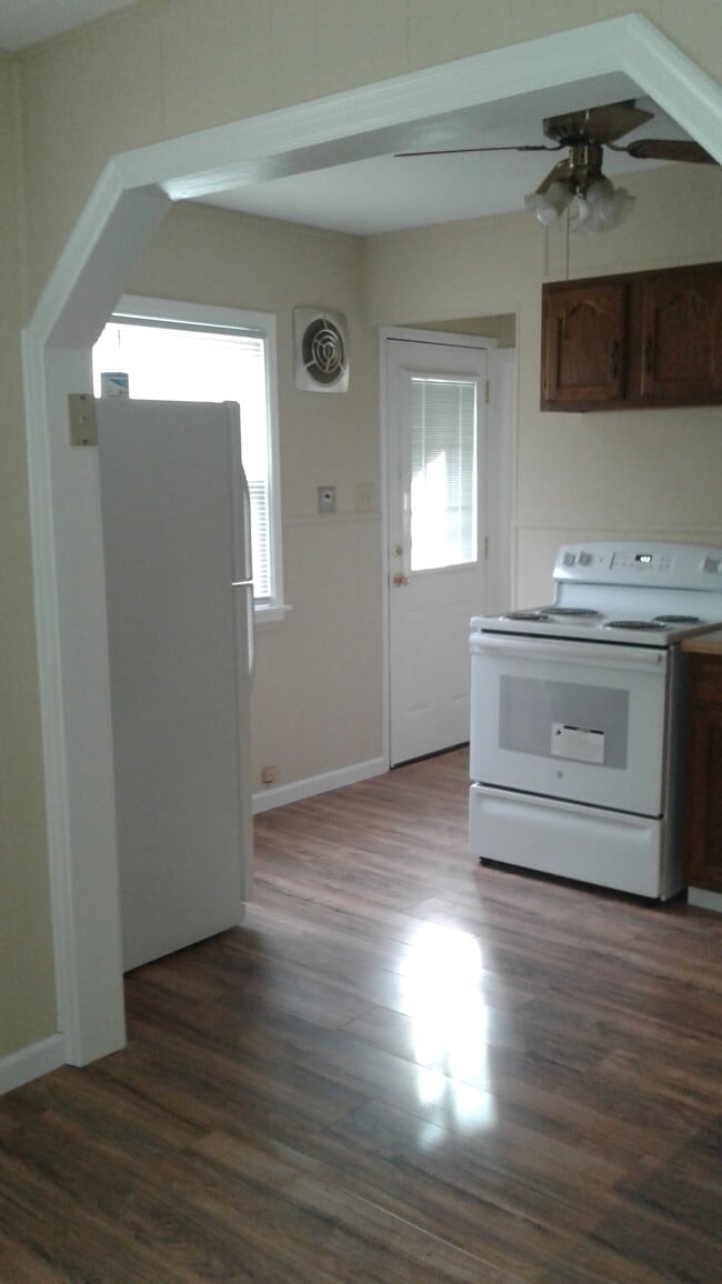 Estufa nueva - 1654 Pell Dr