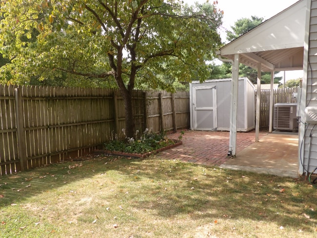 Photo - 413 Forest Ct