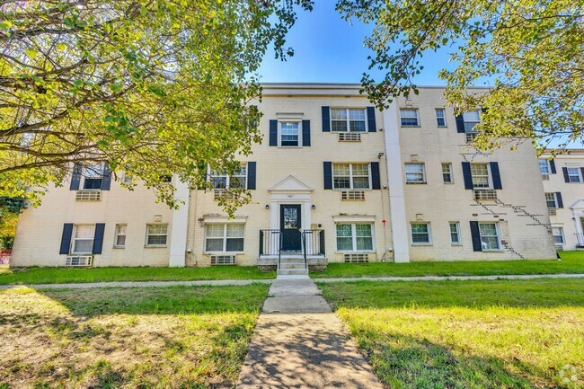 Building Photo - UTILITIES INCLUDED! 2 Bedroom Condo Near H...