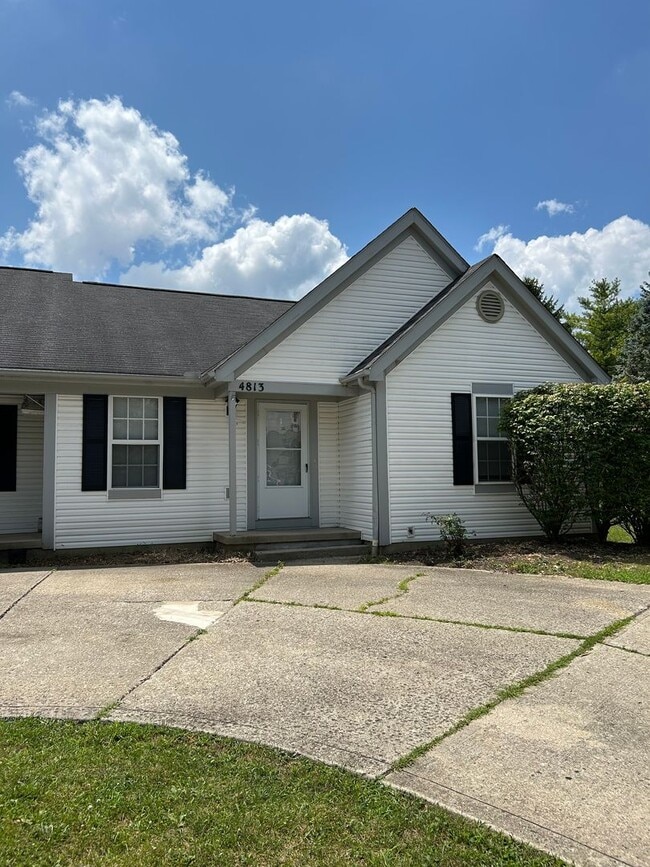 Building Photo - Beautiful 3 Bedroom Duplex with Garage and...