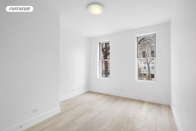 Photo - 78 N Henry St