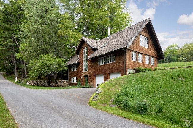 Building Photo - 172 Under Mountain Rd Rental