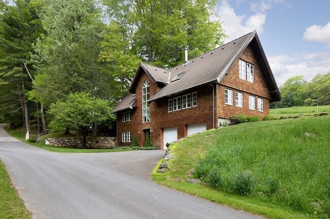 Photo - 172 Under Mountain Rd House