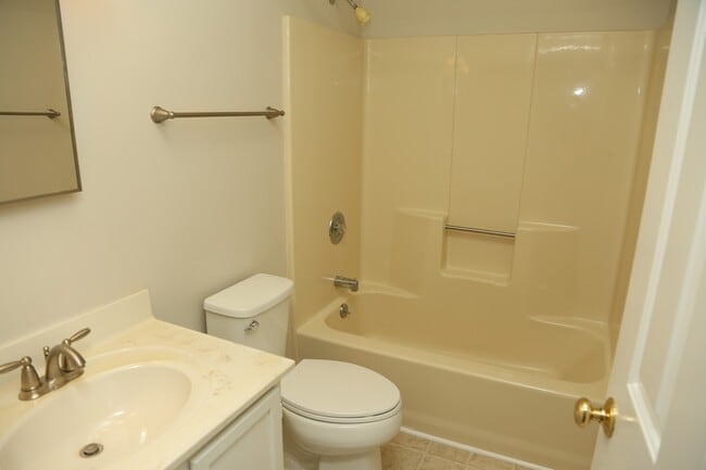 Photo - 396 Wynridge Ln
