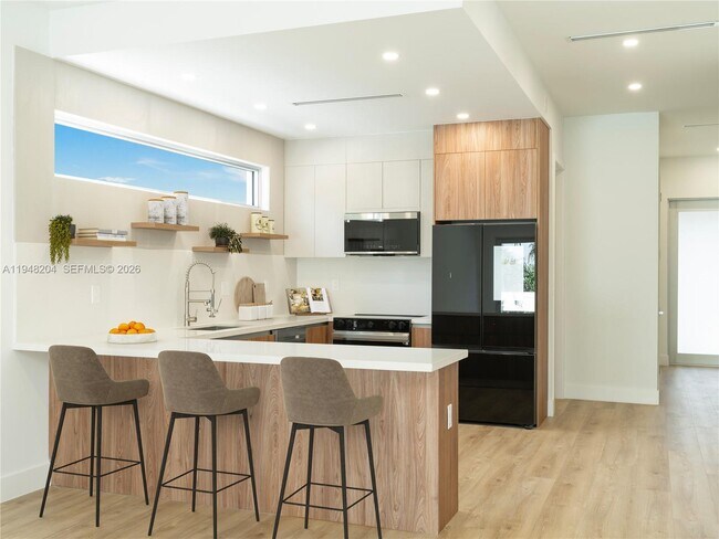 Photo - 1421 SW 24th Ct