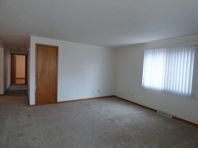 Photo - 1439-1441 Stuart St