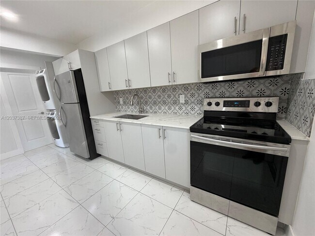Photo - 405 SE 23rd St Unit 1