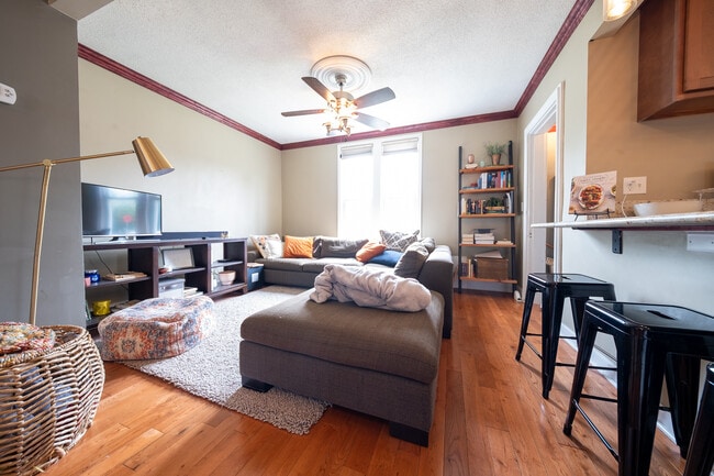 Photo - 801 NE Lowry Ave