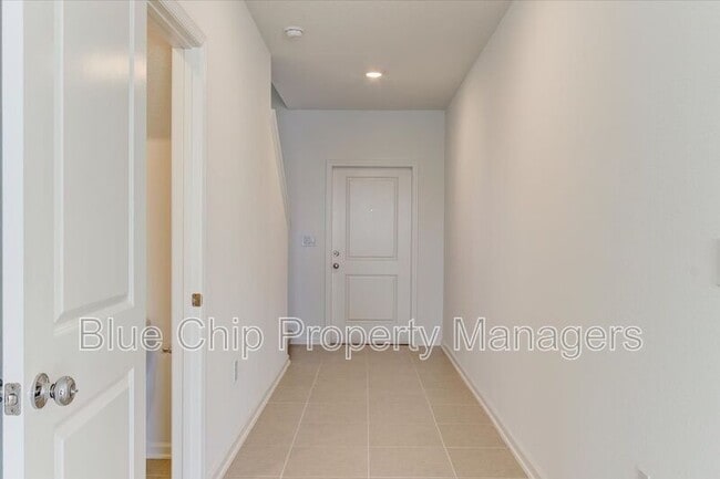 Photo - 1212 Belle Isle Ln