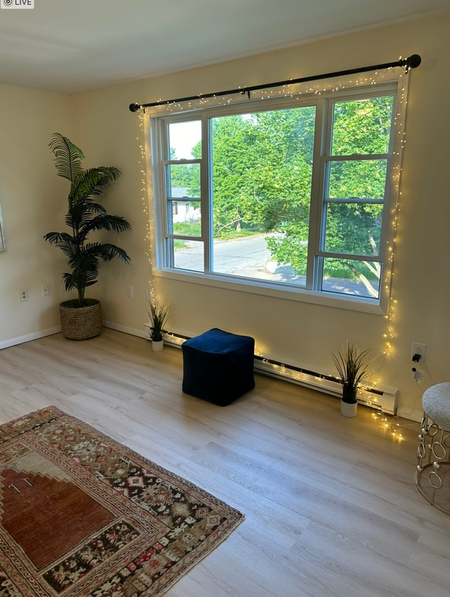 Living room - 91 Faith St Unit 91