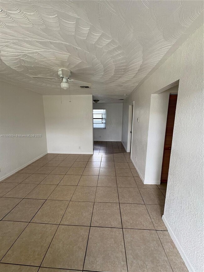 Photo - 4120 SW 19th St Unit 1